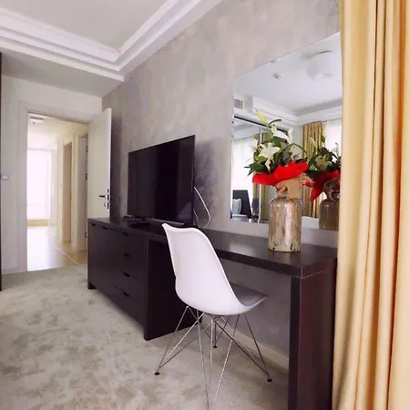 33rd Floor Luxury & Fitness Apartment Skopje